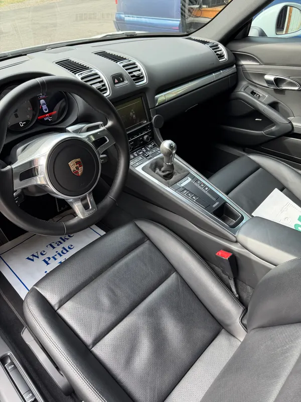 Porsche Cayman S interior after detailing