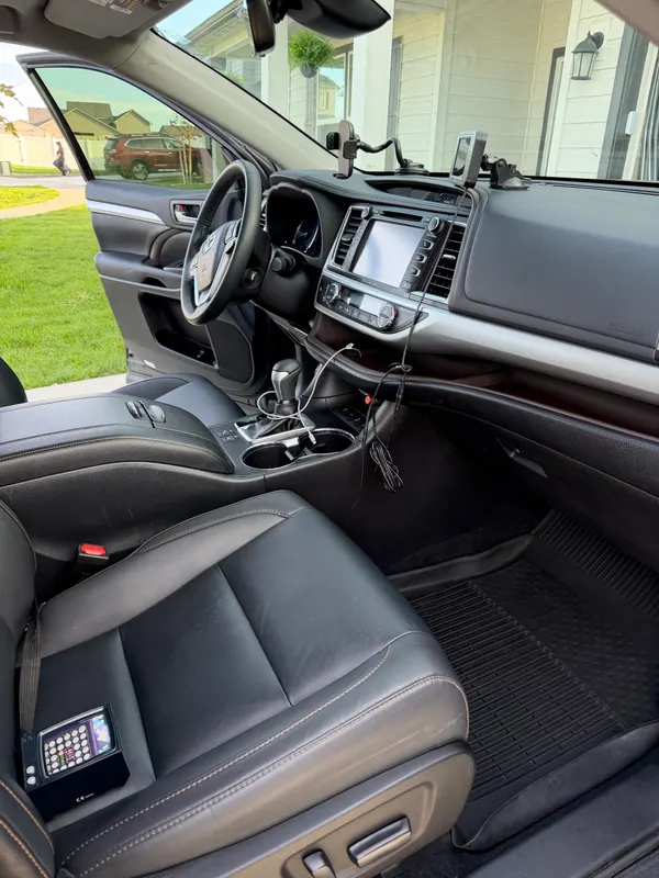 Toyota Highlander interior after full detail